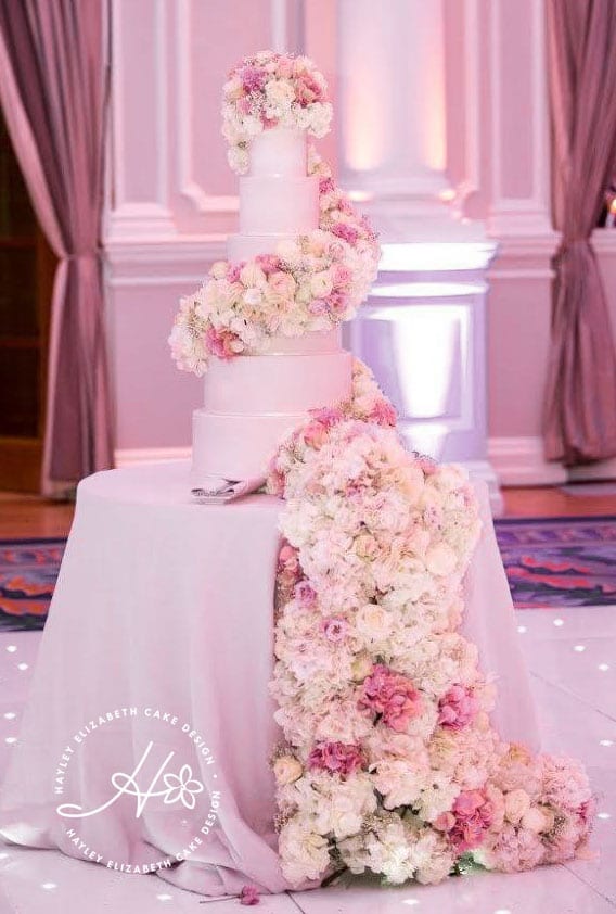 Sugar or fresh flowers for your wedding cake, luxury wedding cake, elegant wedding cake, fresh flowers cake, corinthia wedding, flower cascade